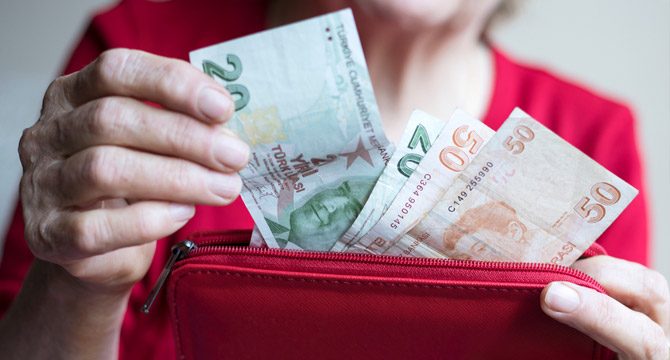 Bakan Selçuk duyurdu! Maaşlar erken ödenecek