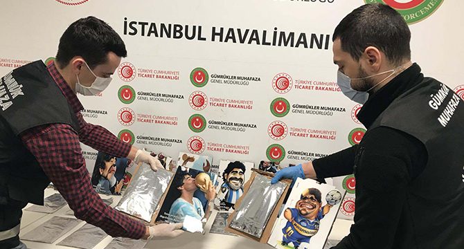 Maradona tablolarında 2 kilogram 650 gram kokain yakalandı
