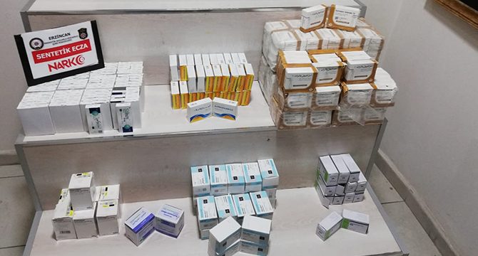 Yolcunun valizinde 12 bin uyuşturucu hap ele geçirildi