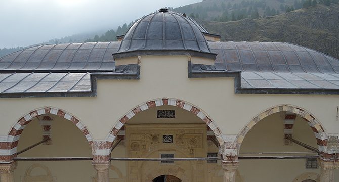 227 yıllık camideki restorasyonda Osmanlı duvar motifleri ortaya çıktı