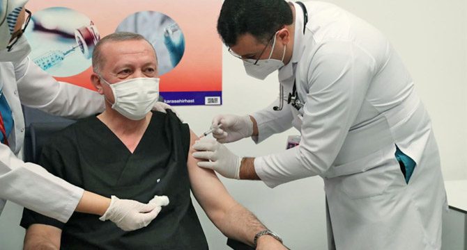 Cumhurbaşkanı Erdoğan, koronavirüs aşısı oldu