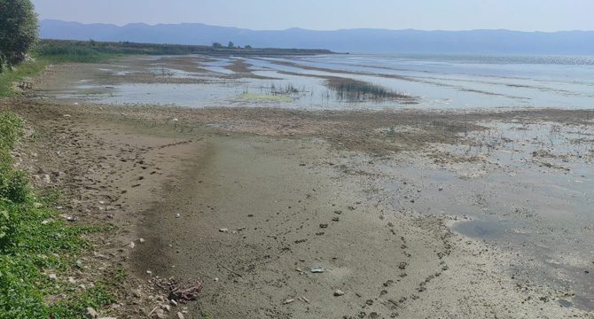 Tarihinin en büyük çekilmesini yaşayan İznik Gölü'nde su seviyesi arttı