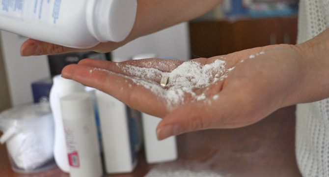 Bebek pudralarında kanser yapıcı 'asbest' bulundu