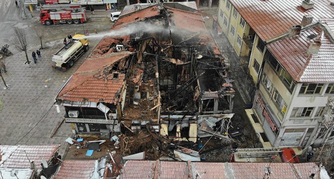 15 dükkânın yandığı olayda facianın boyutu gün ağardığında ortaya çıktı
