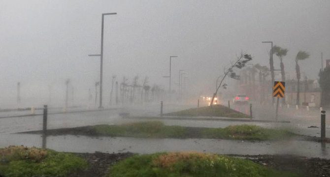 Uyarılar sonuç verdi, Antalya'da fırtına afete dönmedi