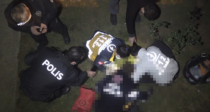 Havai fişek gösterilerini izlemek için çıktığı balkondan düşerek, öldü