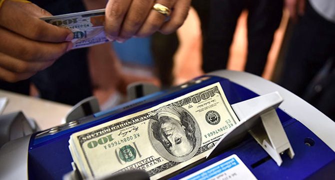 Banka ve döviz bürosu çıkışında vatandaşın kâbusu oldular