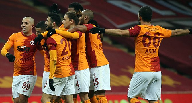Galatasaray yara sarıp dişini gösterdi