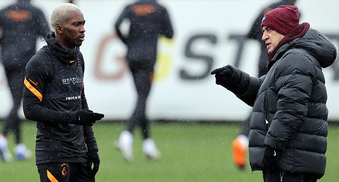 Galatasaray'da Onyekuru ilk idmanına çıktı