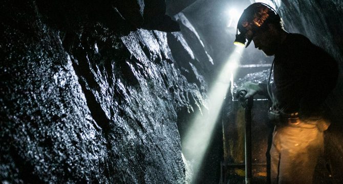 Çin'de mahsur kalan madencileri kurtarmak 15 gün daha sürebilir