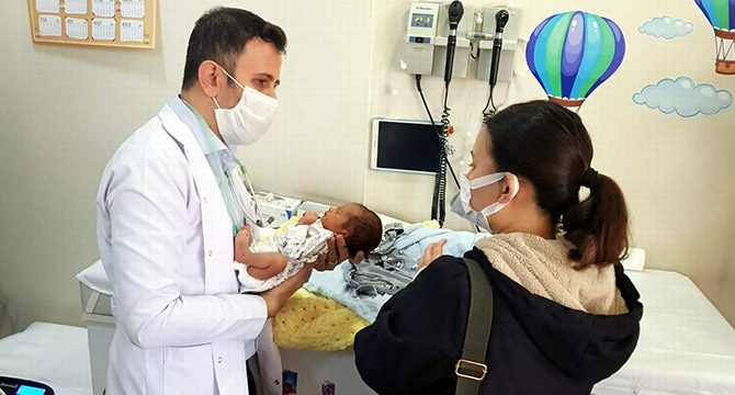 700 gram doğan Abdulhakim 33 günde sağlığına kavuştu