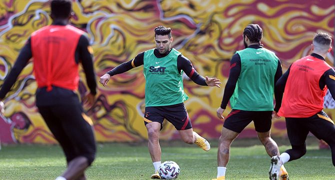 Galatasaray'da Fenerbahçe derbisi hazırlıkları başladı