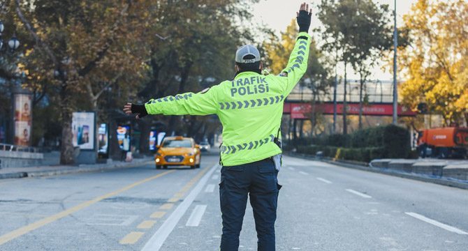 İçişleri Bakanlığı'ndan kısıtlama açıklaması: Çiçekçiler muaf