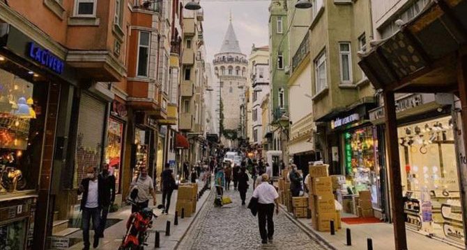 Beyoğlu'nda turistlerin en çok ziyaret ettiği cadde yayalaştırılıyor