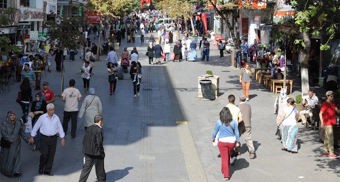 Bağcılar'ın nüfusu 51 ilden büyük