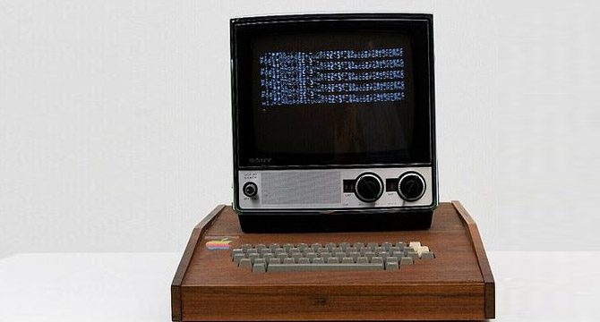 Apple'ın ilk bilgisayarı satışa çıkarıldı