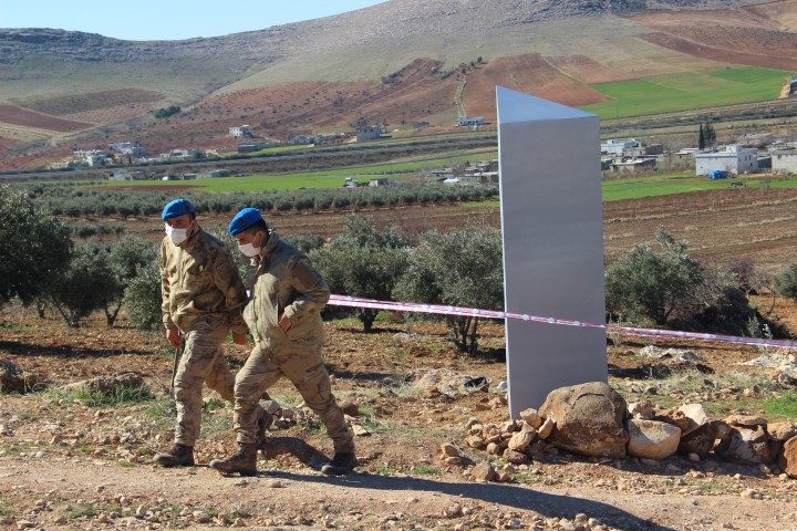 Göbeklitepe yakınlarında bulunan metal bloğun sırrı çözülemedi