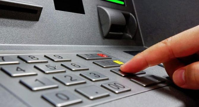 ATM'lere sahte para yükleyip 1 milyonluk vurgun yaptılar!