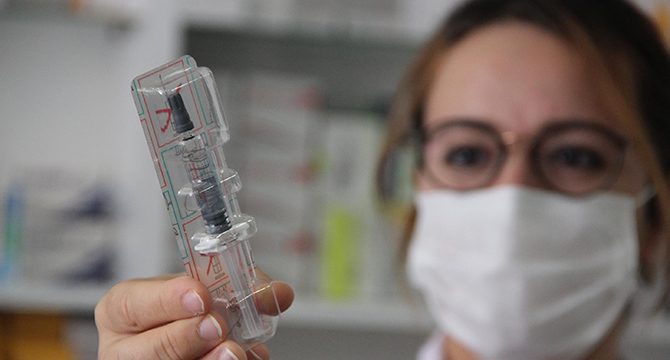 DSÖ'den AstraZeneca koronavirüs aşısına destek
