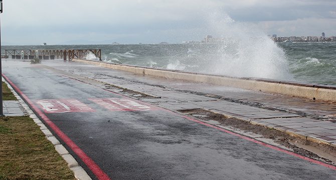 İzmir’de fırtına kabusu geri döndü
