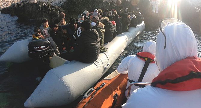 İzmir'de toplam 123 kaçak göçmen kurtarıldı