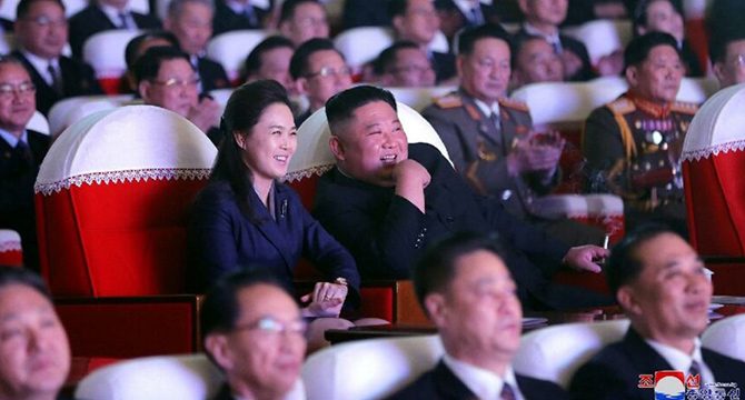 Kim Jong-un'un eşi 1 yıl sonra ortaya çıktı