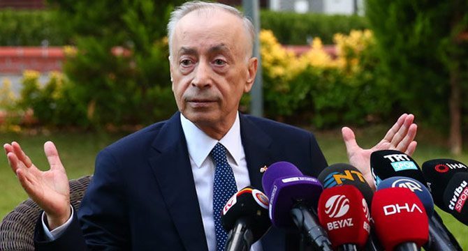 Galatasaray'da yeni transferler için imza töreni düzenlendi