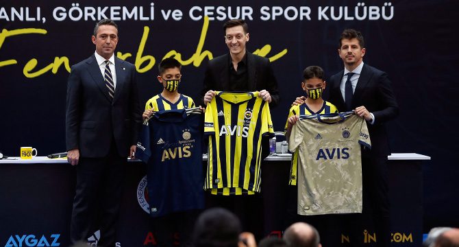Mesut Özil en popüler futbolcu oldu