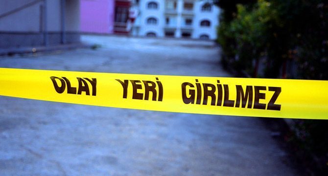 Vahşet! Eşini boğazından ve karnından bıçaklayıp öldürdü