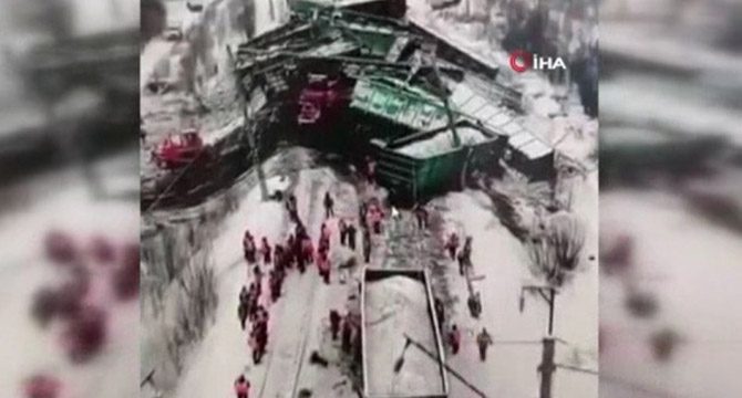Rusya'da tren kazası: 25 vagon raydan çıktı