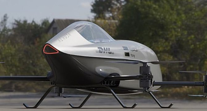İlk uçan elektrikli yarış otomobili görücüye çıktı