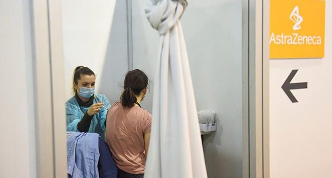 İngiliz bakanın AstraZeneca aşısı ısrarı: Yaptırın