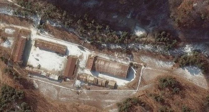 Kuzey Kore'nin yeni nükleer tesisleri uydudan görüntülendi