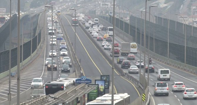 İstanbul'da kısıtlamasız ilk Cumartesi'de trafik yoğunluğu arttı