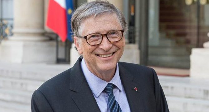 Bill Gates dünyanın normale döneceği tarihi açıkladı