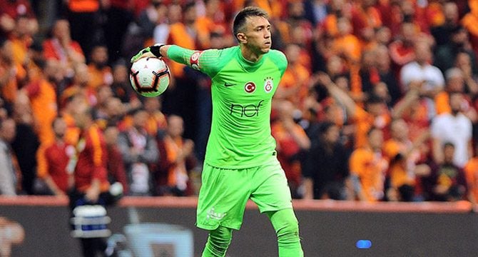 Galatasaray, Muslera ile 3 yıllık sözleşmeye imza attı: İşte sezon başına alacağı ücret...