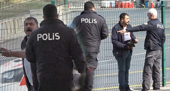Metrobüse alınmayan saldırganlar dehşet saçtı!