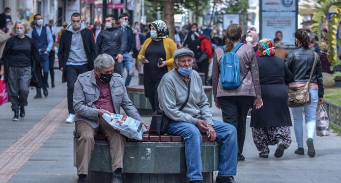 Antalya'da korkutan kalabalık