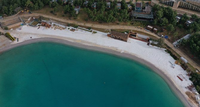 Sahile serilen beyaz kumdaki korkunç gerçek ortaya çıktı
