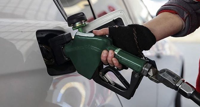 Pandemide üçüncü dalga endişesiyle petrol fiyatları düştü