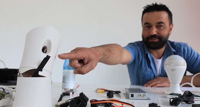 24 saat ses ve görüntü kaydeden 'böcek'ler her yerde