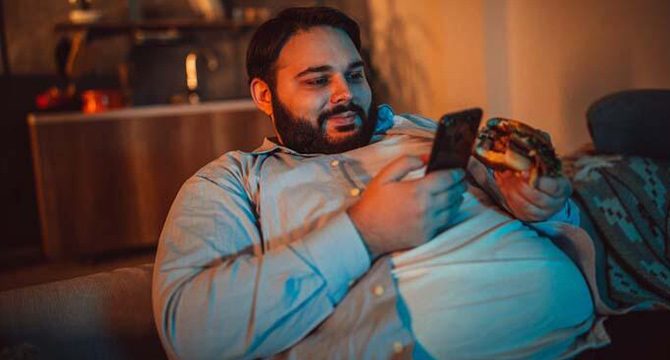 İletişim uzmanından 'dijital obezite' uyarısı