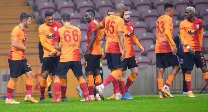 Galatasaray o isimle yollarını ayırma kararı aldı