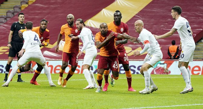 Galatasaray ligde 8 maçtır kazanıyor: Mustafa Muhammed takımı sırtlıyor