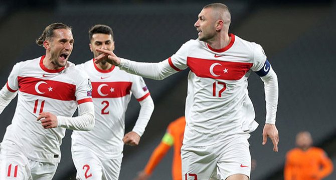 Milli takımdan 'kral' başlangıç