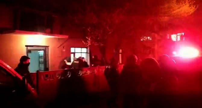 Kardeşini ve yeğenlerini darp edince mahalleli sokağa döküldü