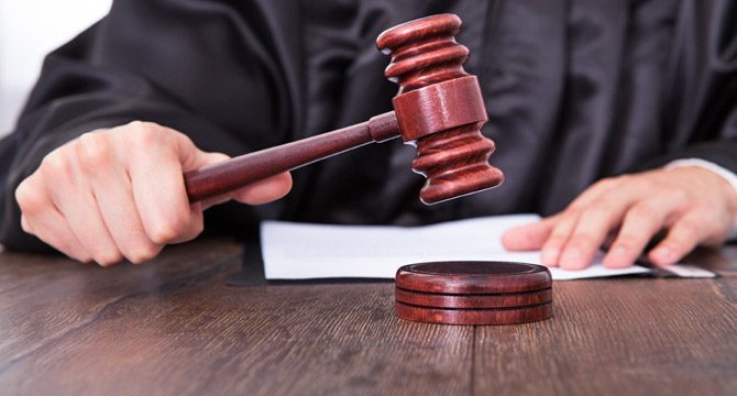 Dikkat! Yargıtay'dan flaş karar: O söz hem işinden hem tazminattan etti