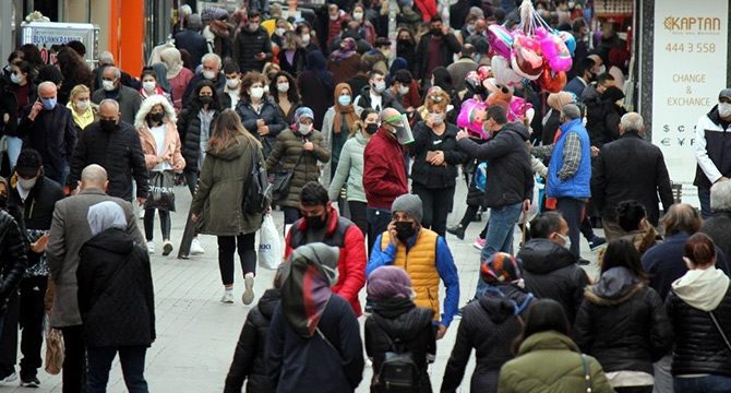 Prof. Dr. Özkaya: Sürü bağışıklığı vaka düşmesinde etkili olabilir