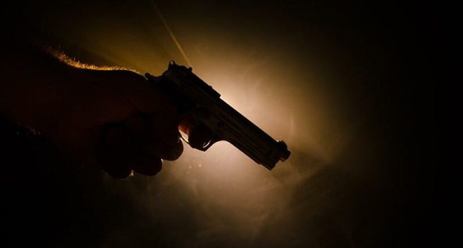 Yüksek sesle konuşma kavgasında 2 kişi vuruldu