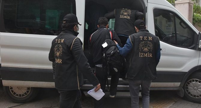 İzmir ve İstanbul merkezli FETÖ operasyonu: 127 tutuklama